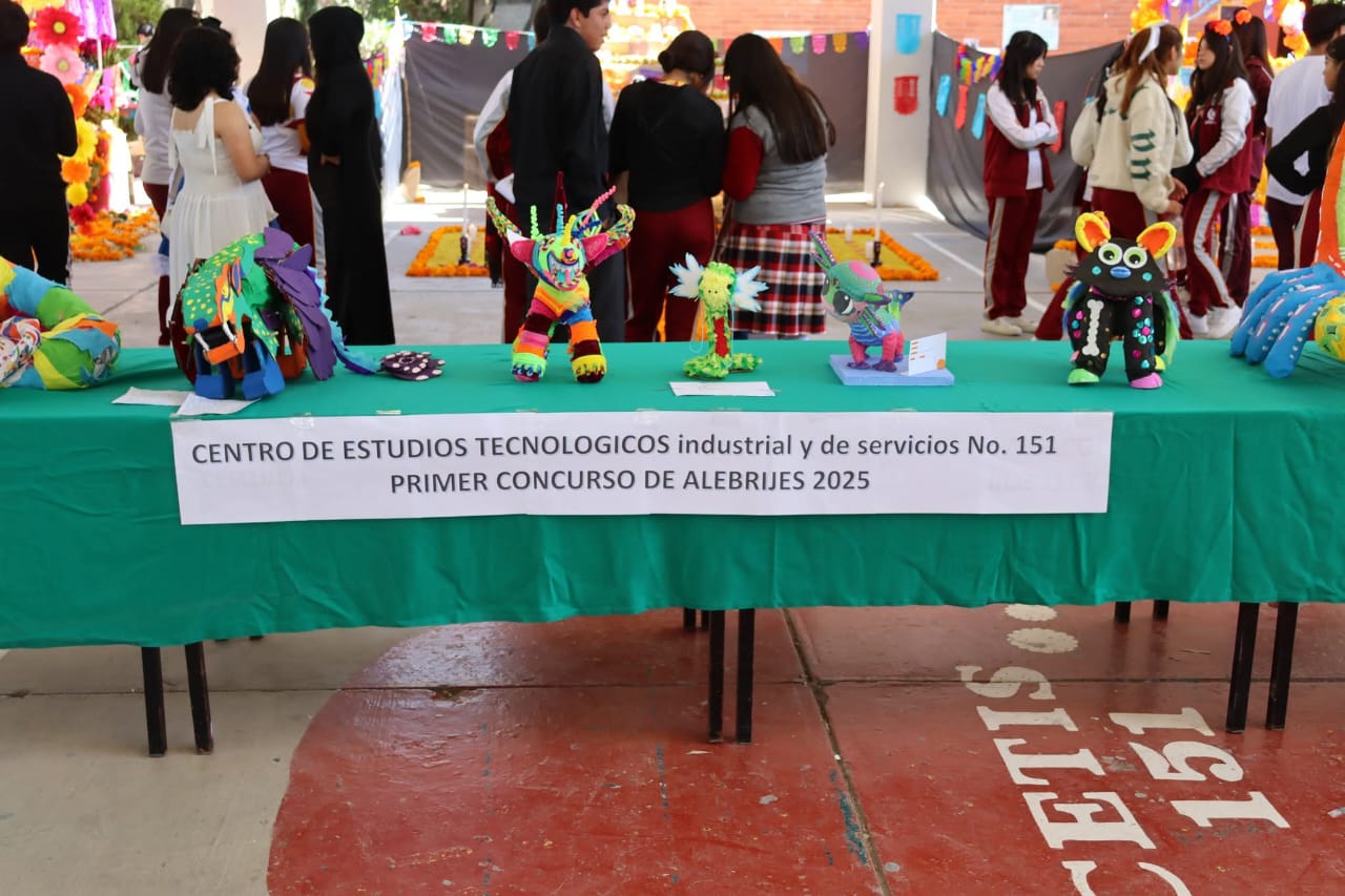 Vista general de la exposición de alebrijes