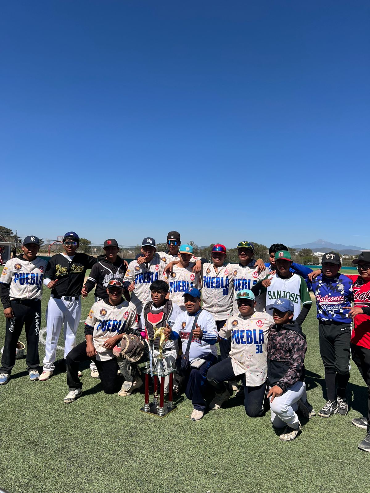 Pitcher del CETIS 151 en acción